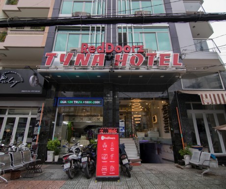 REDDOORZ PLUS - NEAR BEN THANH MARKET