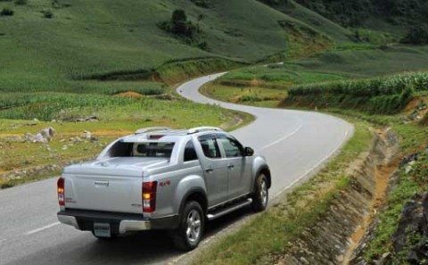 Thuê xe du lịch ở Sài Gòn - Nên thuê xe ô tô tự lái hay có lái?